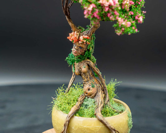 Bonsai Femme Ent sous globe